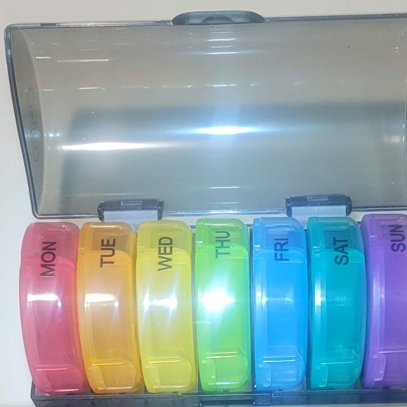 Medicine pill box container - Picture 4 of 7